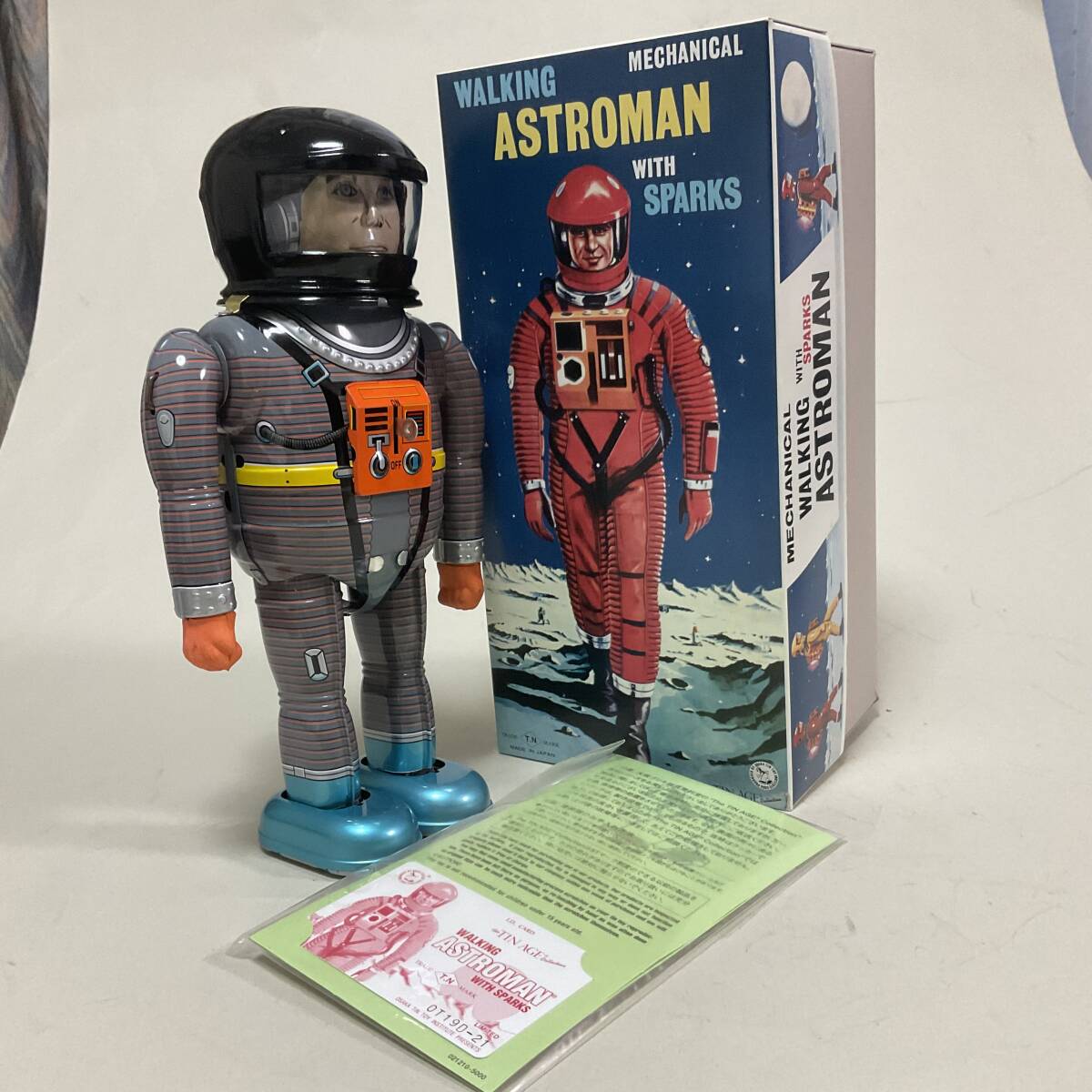 Astroman Grey Walking Mechanical Tin Robot with Sparks Boxed with Papers Space Age Vintage-Style Collectible (Copy)