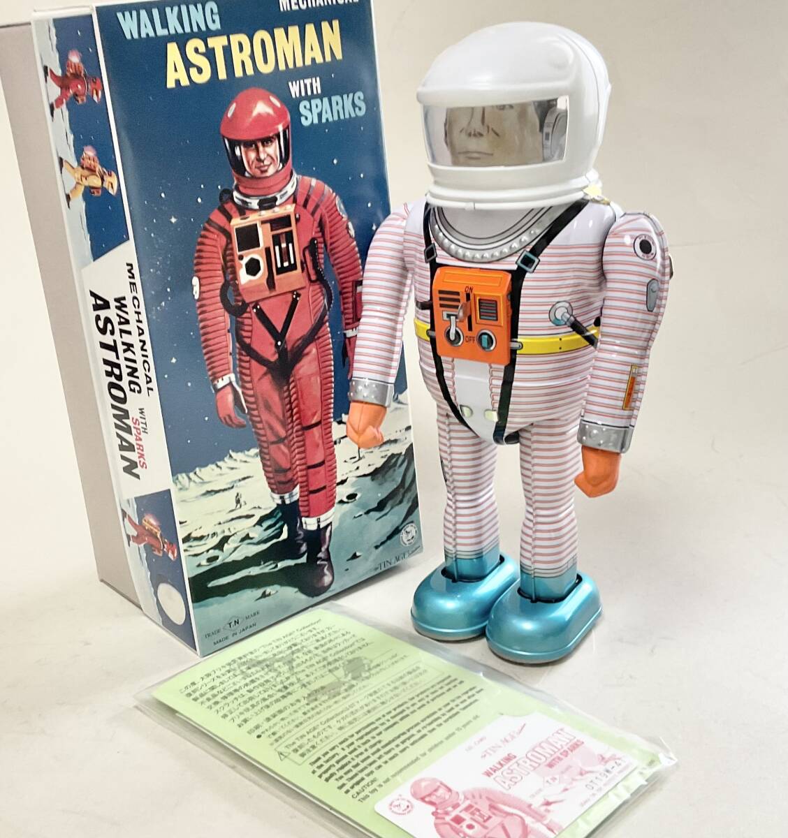 Astroman White Walking Mechanical Tin Robot with Sparks Boxed with Papers Space Age Vintage-Style Collectible (Copy) (Copy) (Copy)