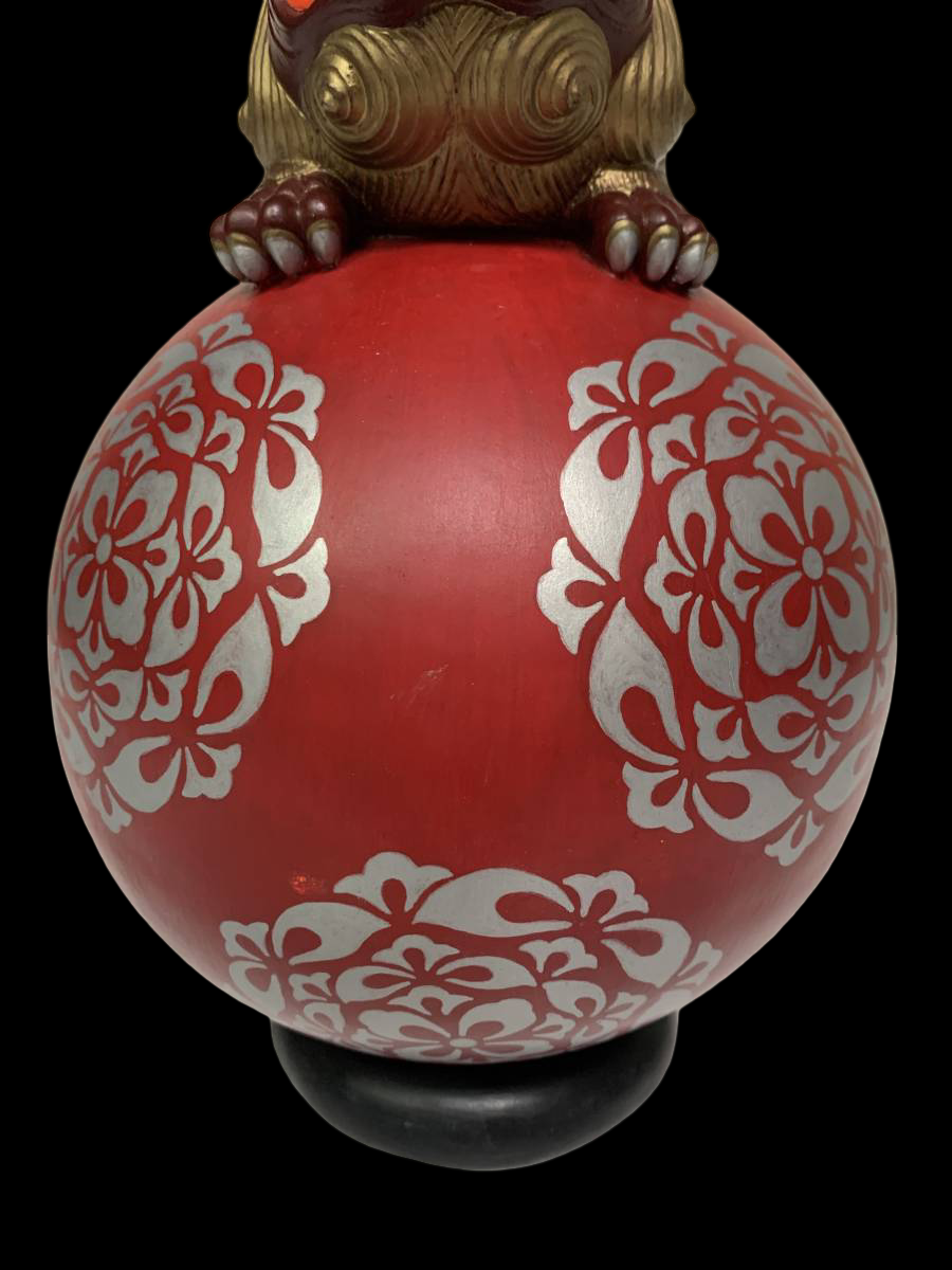 Bizen Ware Tama-nori Shishi Sculpture on Stand — Jewel-Balancing Guardian Lion, Approx. 36.5 cm Tall, Tomobako Included (Artist Attribution)