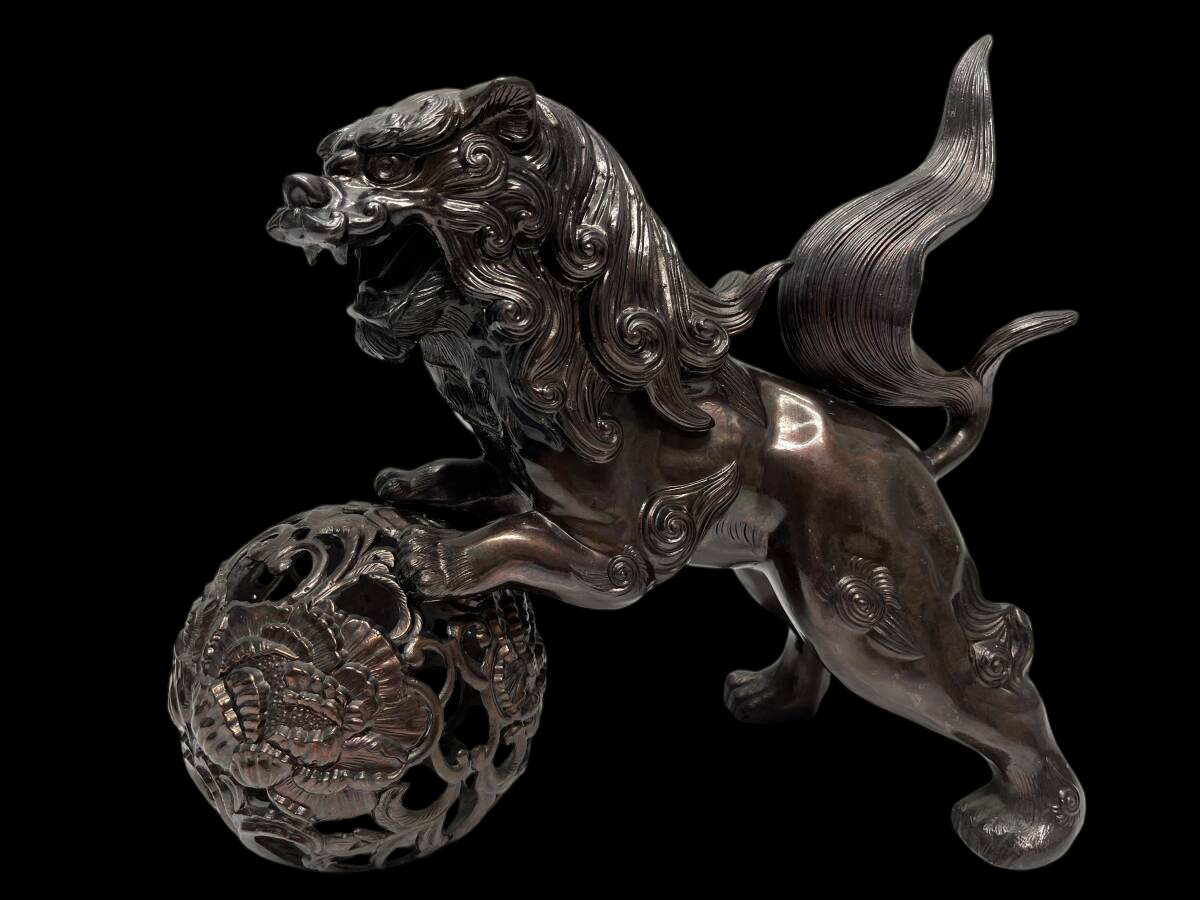 Bronze Guardian Lion Karajishi (Komainu / Shishi) with Jewel Ball Decorative Metal Sculpture 31cm Japanese Interior Ornament