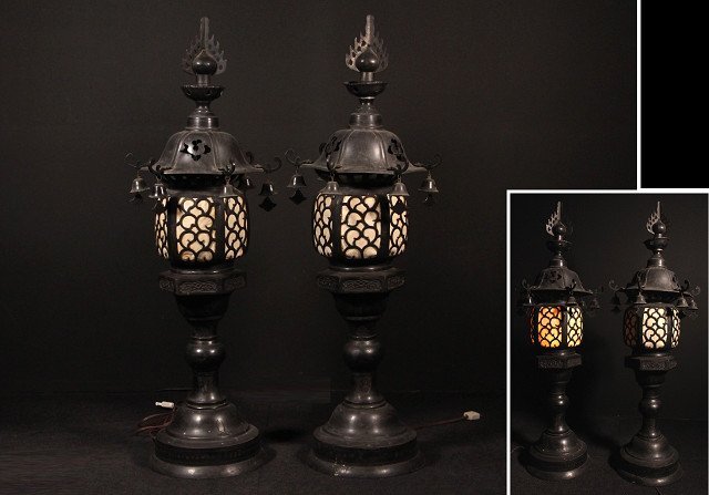 Bronze Ume Openwork Temple Lantern Pair — Tall 95 cm Buddhist Altar Lamps — Antique-Style Cast Metal, Patina Black, One Light Works