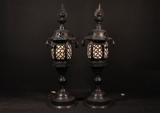 Bronze Ume Openwork Temple Lantern Pair — Tall 95 cm Buddhist Altar Lamps — Antique-Style Cast Metal, Patina Black, One Light Works
