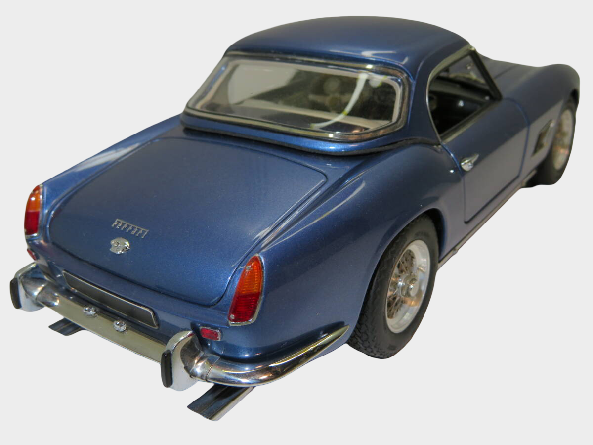 CMC 1:18 Ferrari 250 GT California Spider SWB 1960 M-092 M.Blue Premium Collector Diecast Model Boxed