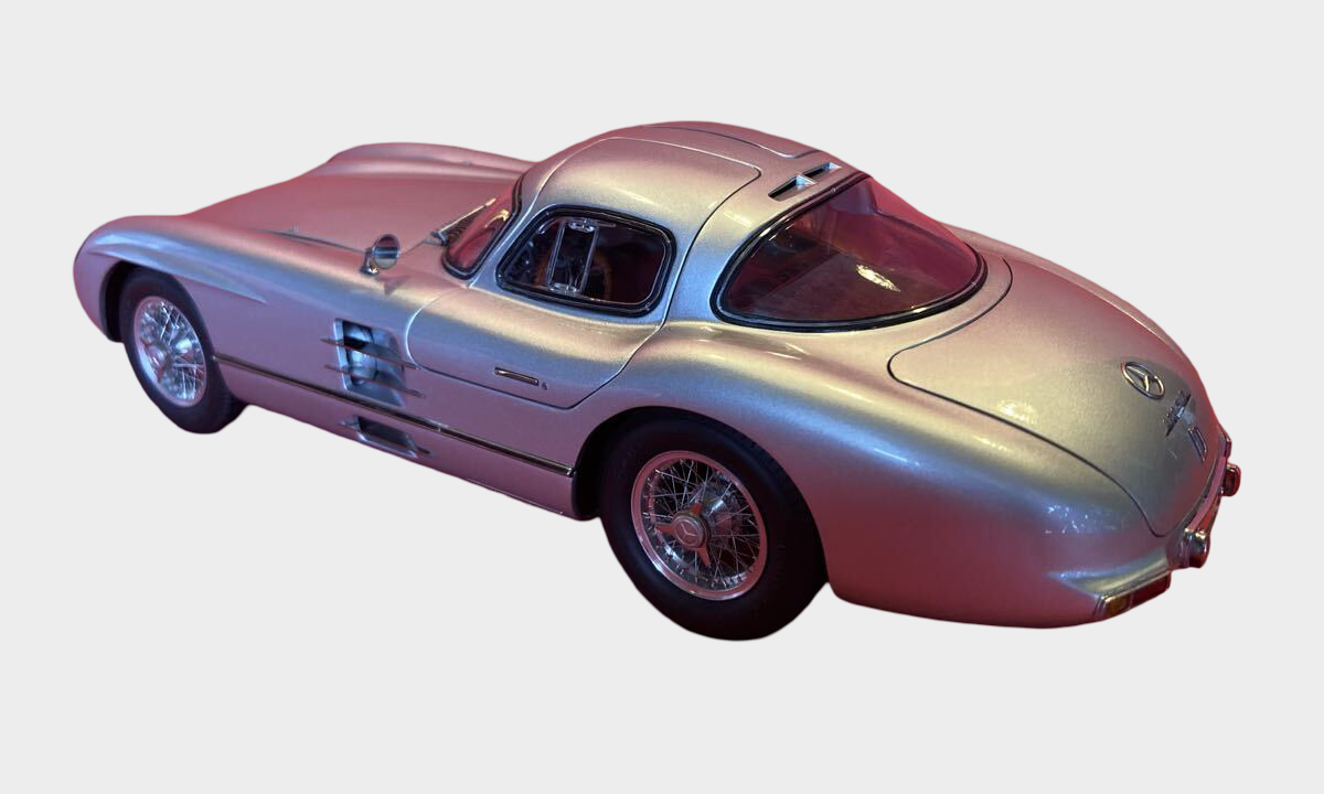 CMC 1:18 Mercedes-Benz 300 SLR Uhlenhaut Coupe 1955 Metallic Silver Premium Collector Diecast Model Boxed