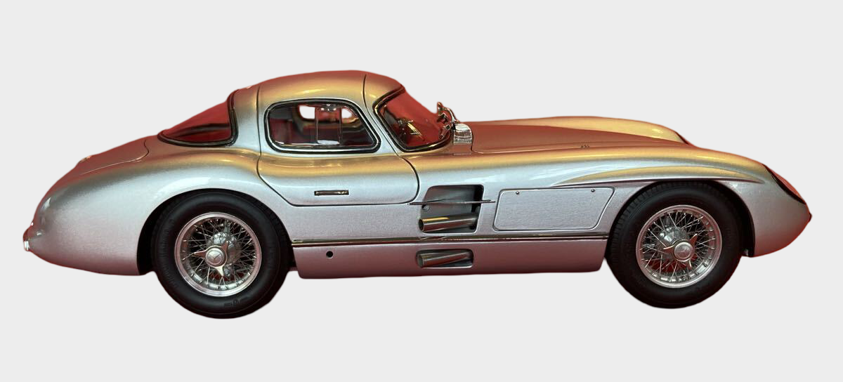 CMC 1:18 Mercedes-Benz 300 SLR Uhlenhaut Coupe 1955 Metallic Silver Premium Collector Diecast Model Boxed
