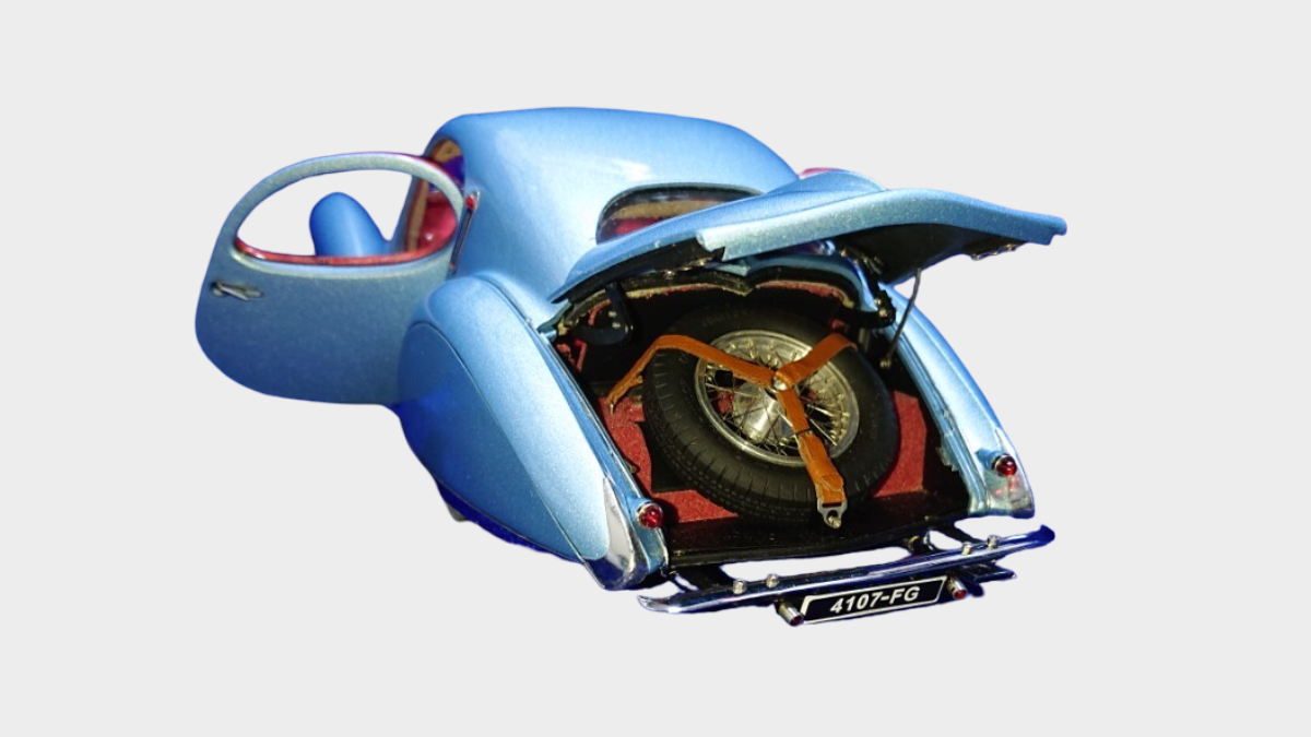 CMC 1/18 Talbot Lago T150 C-SS Teardrop Coupe M-145 Figoni & Falaschi Light Blue Metallic Diecast Model