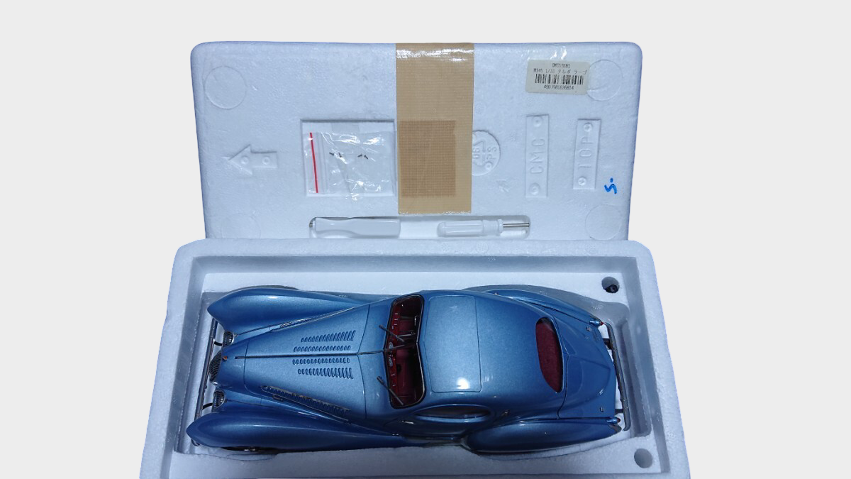 CMC 1/18 Talbot Lago T150 C-SS Teardrop Coupe M-145 Figoni & Falaschi Light Blue Metallic Diecast Model