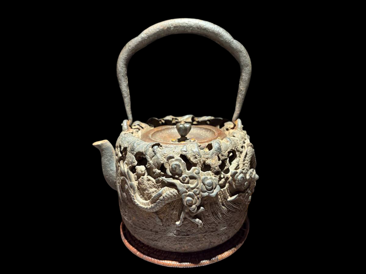 Cast Iron Tetsubin Kettle with High-Relief Cloud Dragon Motif