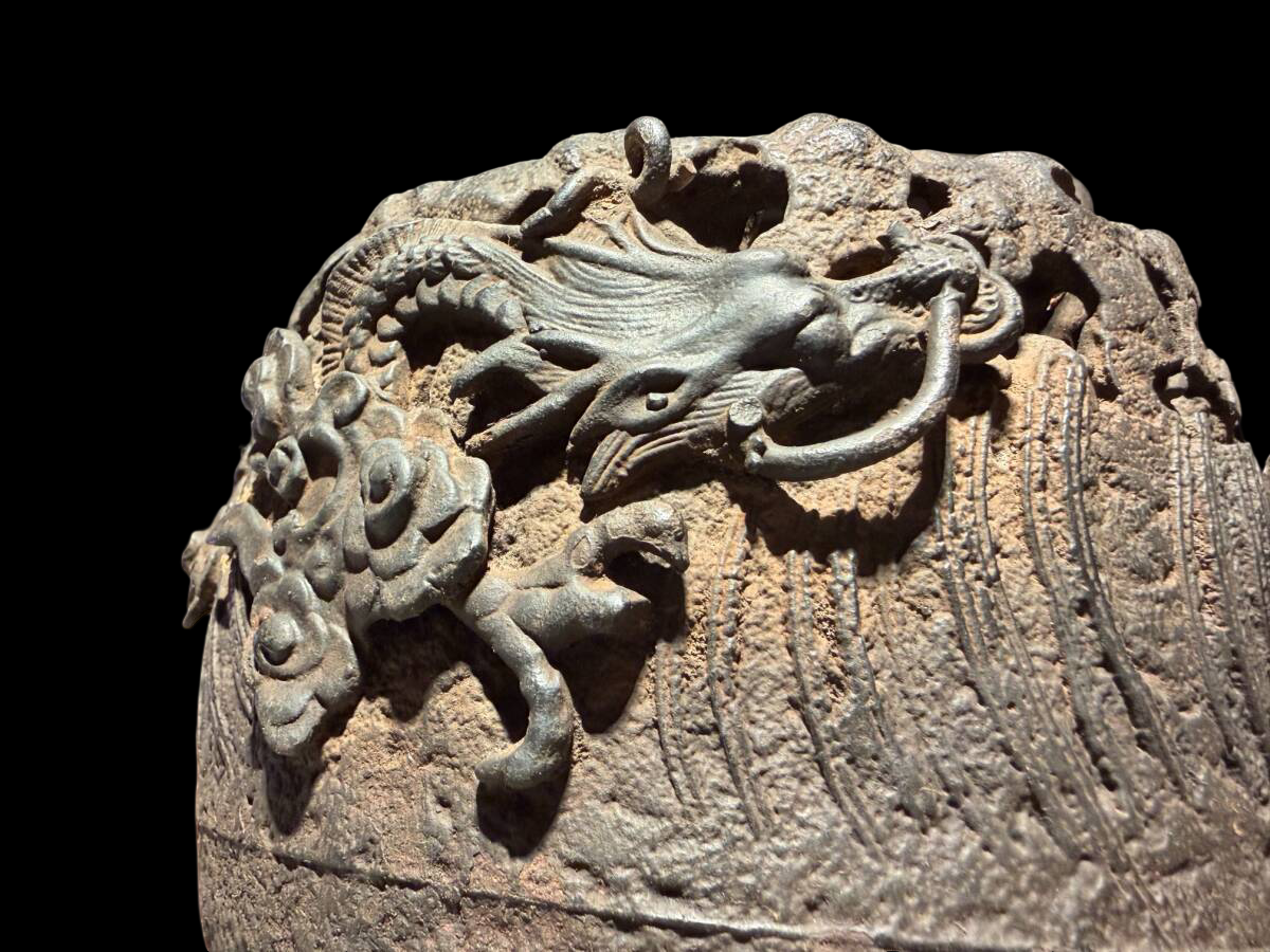 Cast Iron Tetsubin Kettle with High-Relief Cloud Dragon Motif