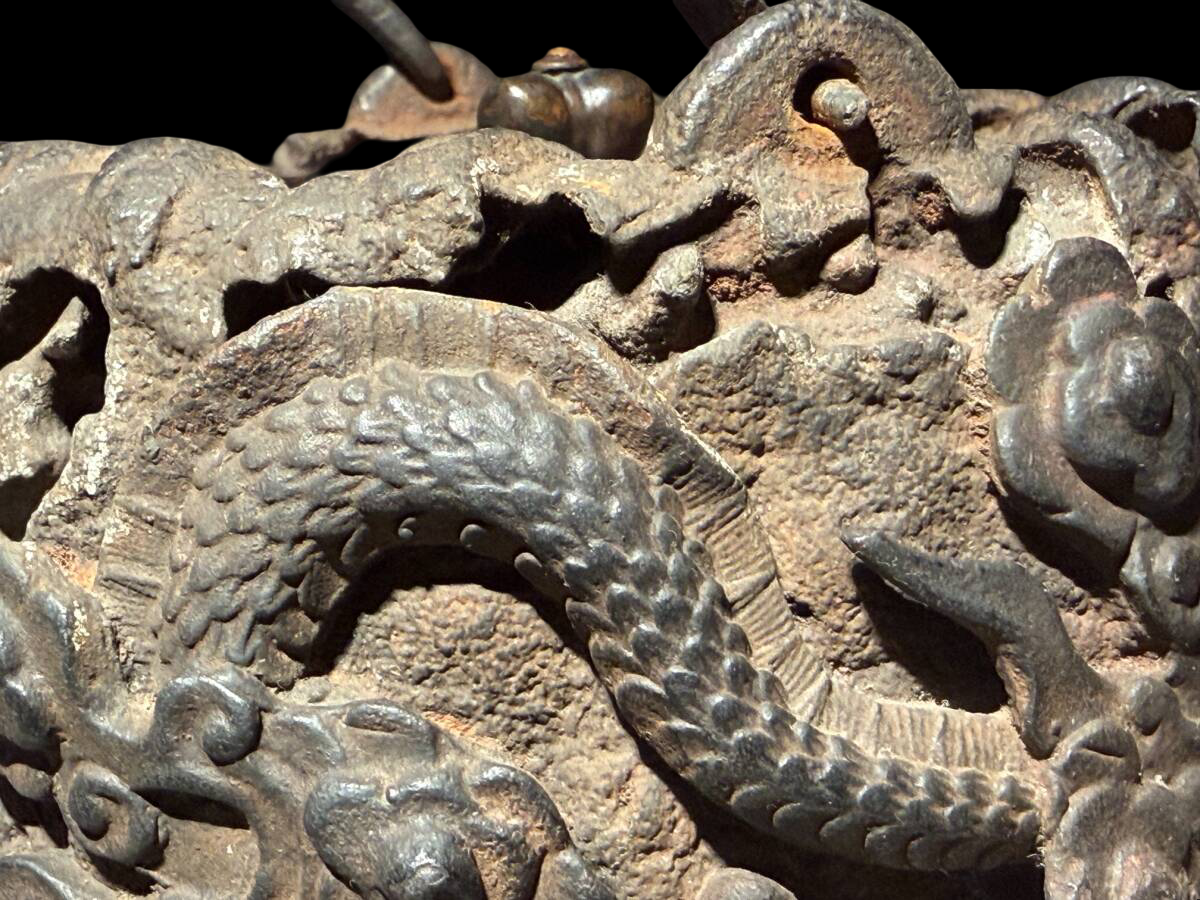 Cast Iron Tetsubin Kettle with High-Relief Cloud Dragon Motif