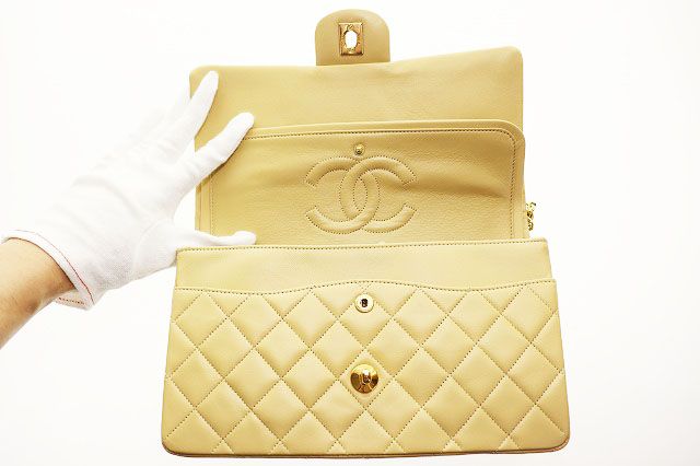 Chanel Matelasse 25 Beige Lambskin Double Flap Gold Chain Vintage