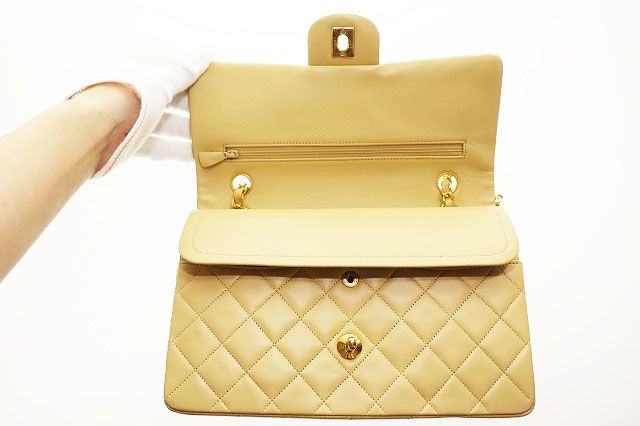 Chanel Matelasse 25 Beige Lambskin Double Flap Gold Chain Vintage