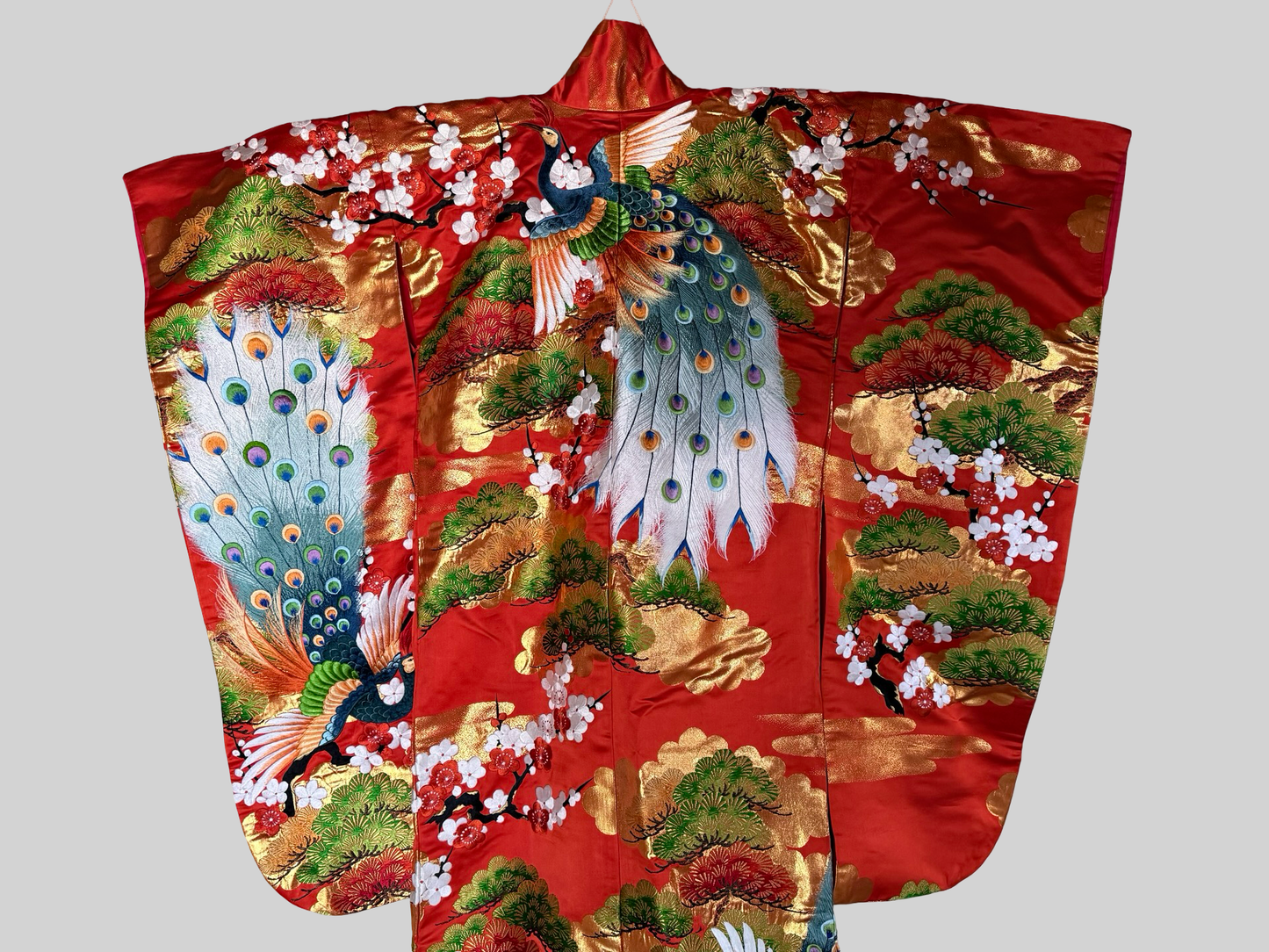 Vintage Uchikake Wedding Kimono Phoenix Silk Embroidered Bridal Robe Japanese Red Gold Brocade Crane Kimono Gown