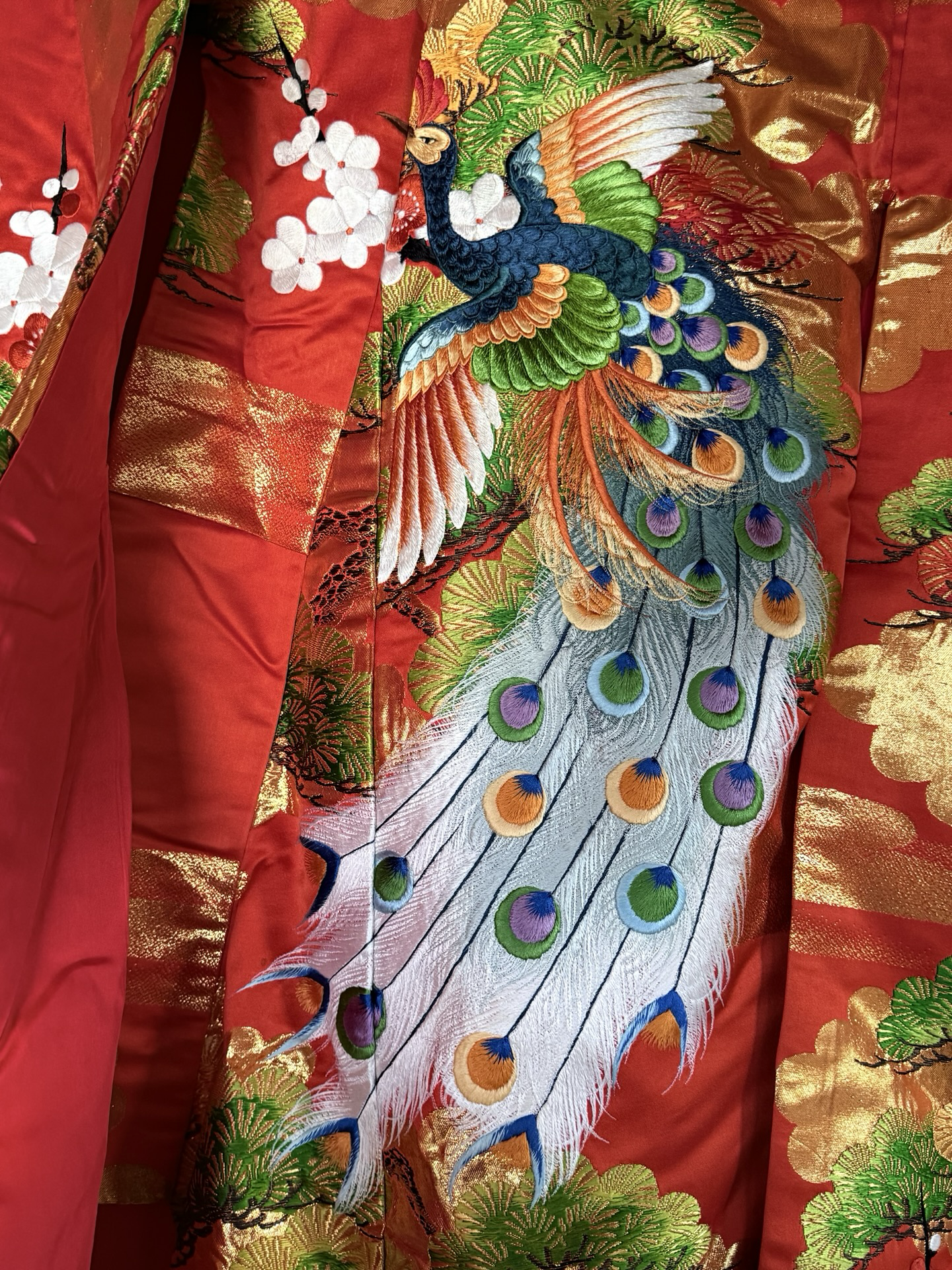 Vintage Uchikake Wedding Kimono Phoenix Silk Embroidered Bridal Robe Japanese Red Gold Brocade Crane Kimono Gown