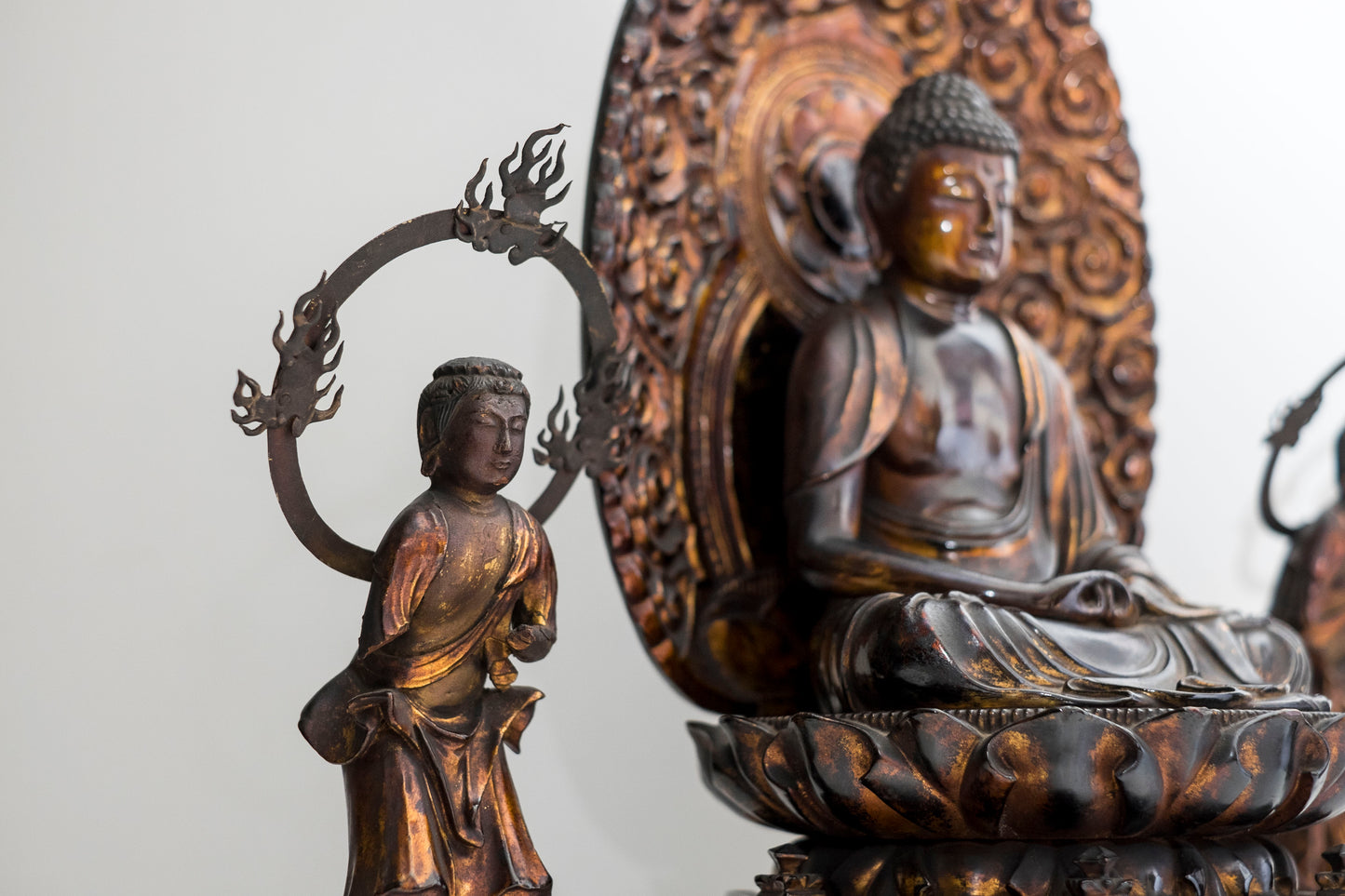 Fine Momoyama Edo Period Japanese Gilt Wood Antique Amida Nyorai Triad Buddha Buddhist Statue Sculpture Statue Set