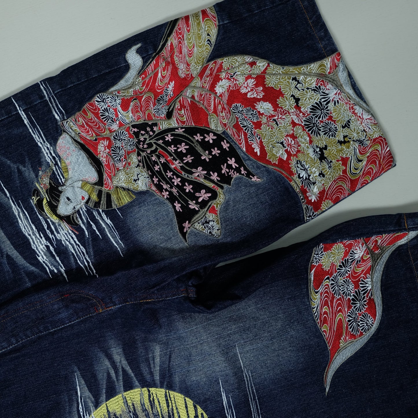 Kaccho Fugetsu “Japanese Tradition” Embroidered Geisha & Moon Wagara Denim Shorts – Size 36