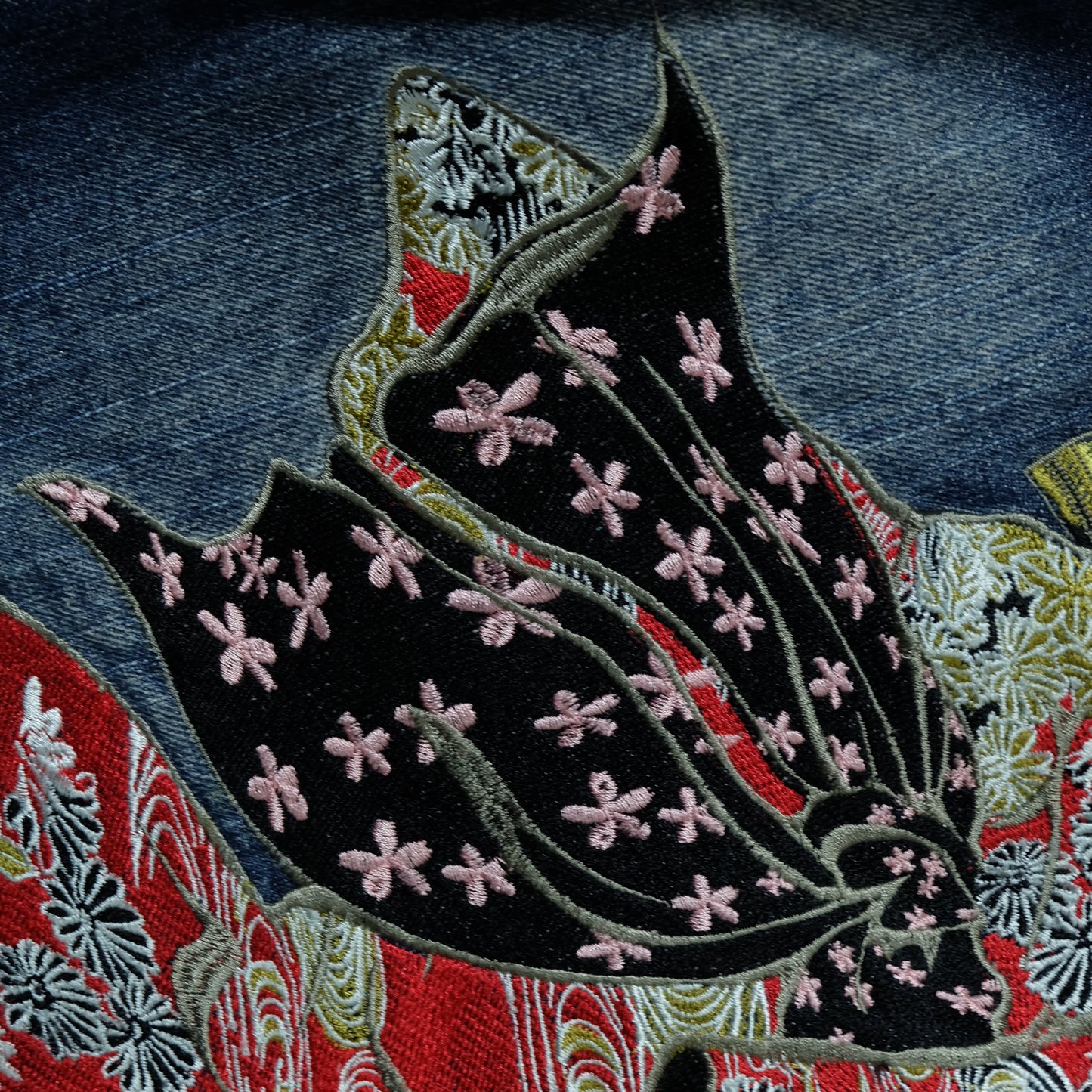 Kaccho Fugetsu “Japanese Tradition” Embroidered Geisha & Moon Wagara Denim Shorts – Size 36