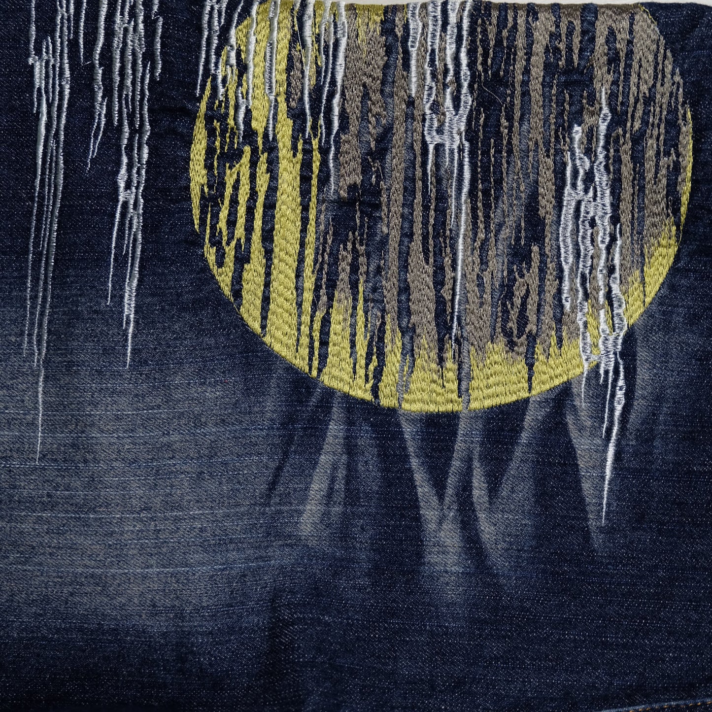 Kaccho Fugetsu “Japanese Tradition” Embroidered Geisha & Moon Wagara Denim Shorts – Size 36