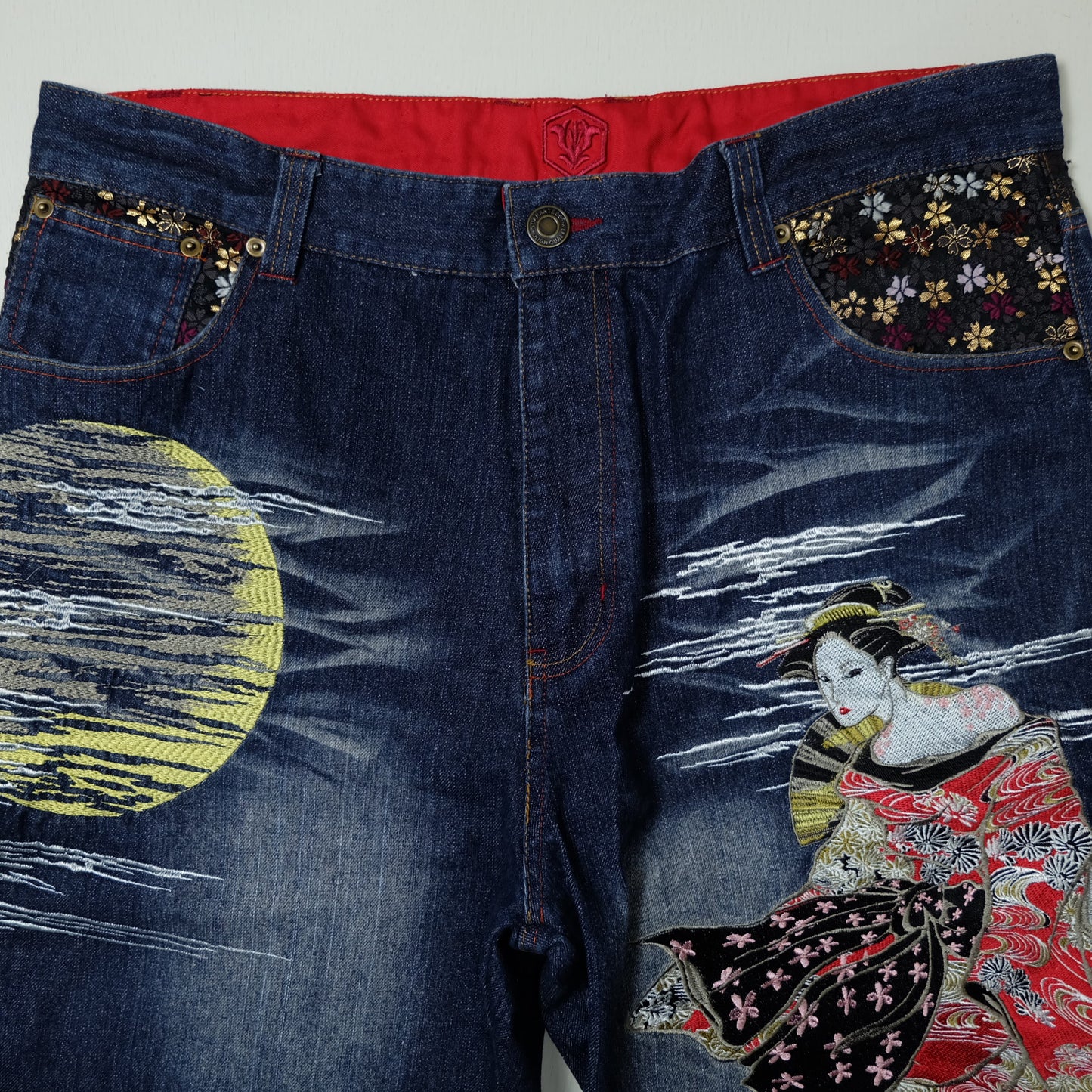 Kaccho Fugetsu “Japanese Tradition” Embroidered Geisha & Moon Wagara Denim Shorts – Size 36