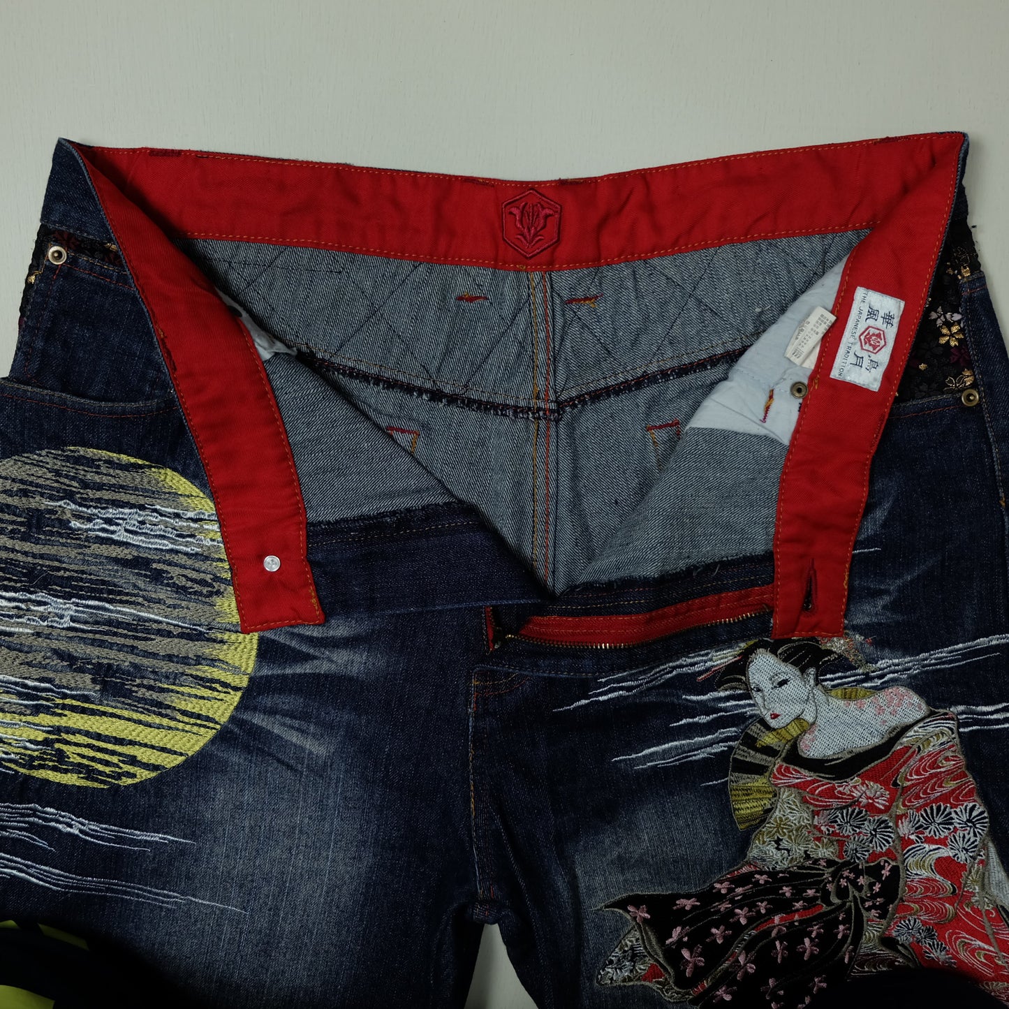 Kaccho Fugetsu “Japanese Tradition” Embroidered Geisha & Moon Wagara Denim Shorts – Size 36
