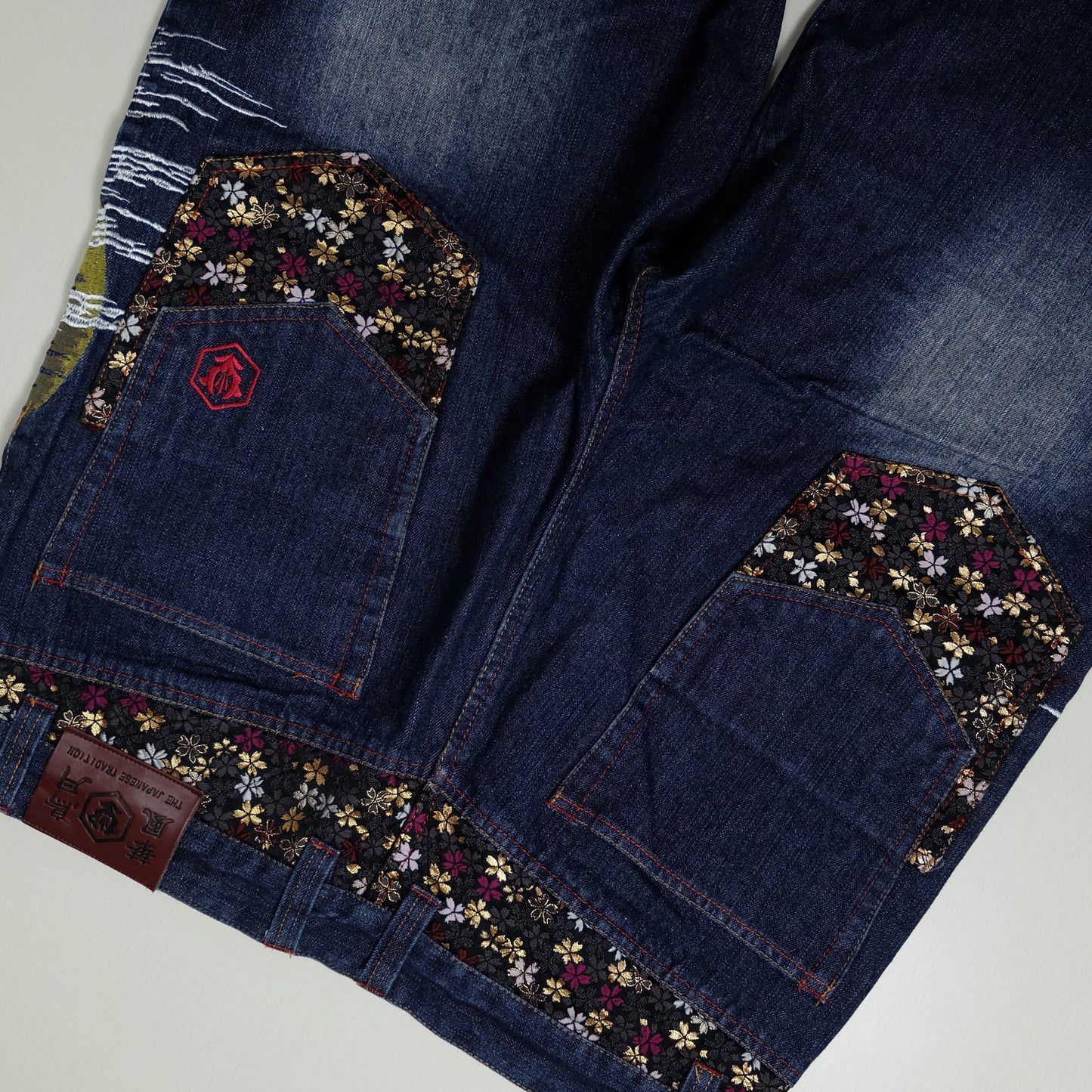 Kaccho Fugetsu “Japanese Tradition” Embroidered Geisha & Moon Wagara Denim Shorts – Size 36