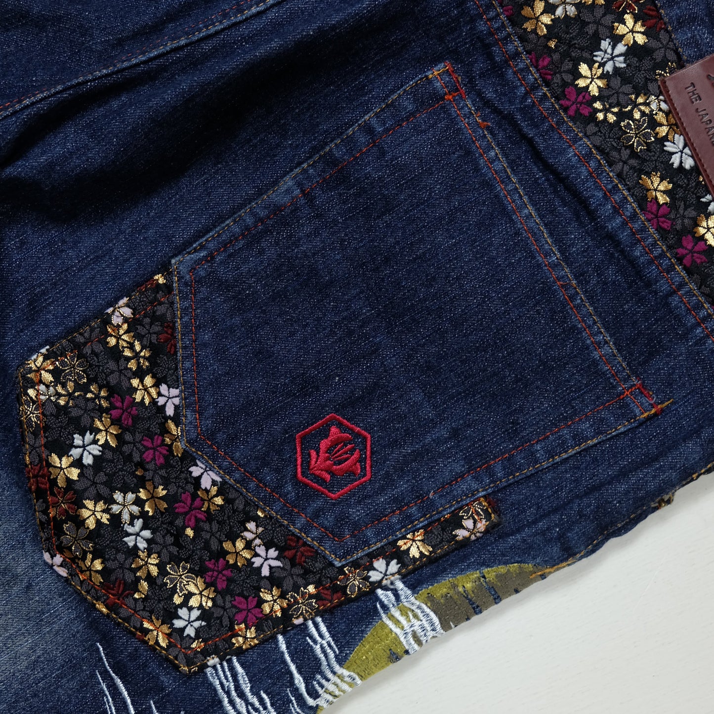 Kaccho Fugetsu “Japanese Tradition” Embroidered Geisha & Moon Wagara Denim Shorts – Size 36