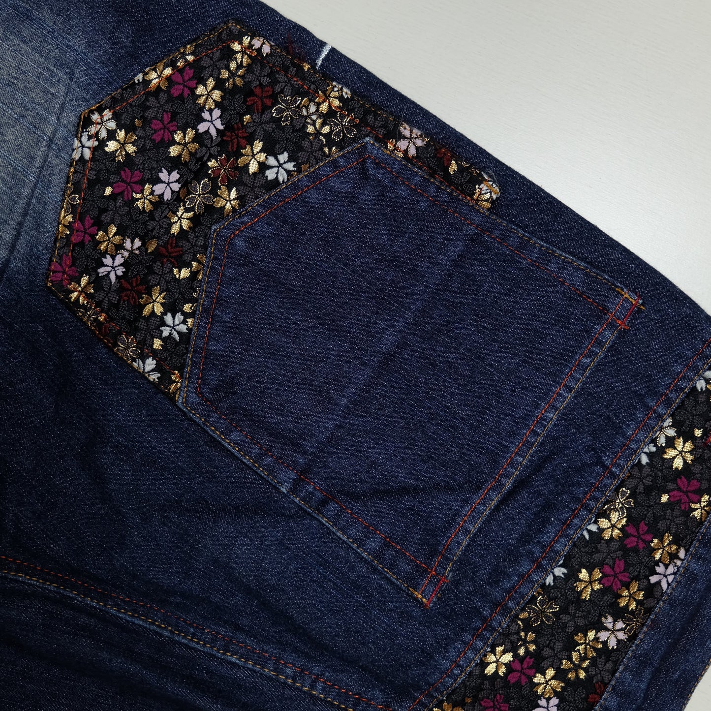 Kaccho Fugetsu “Japanese Tradition” Embroidered Geisha & Moon Wagara Denim Shorts – Size 36