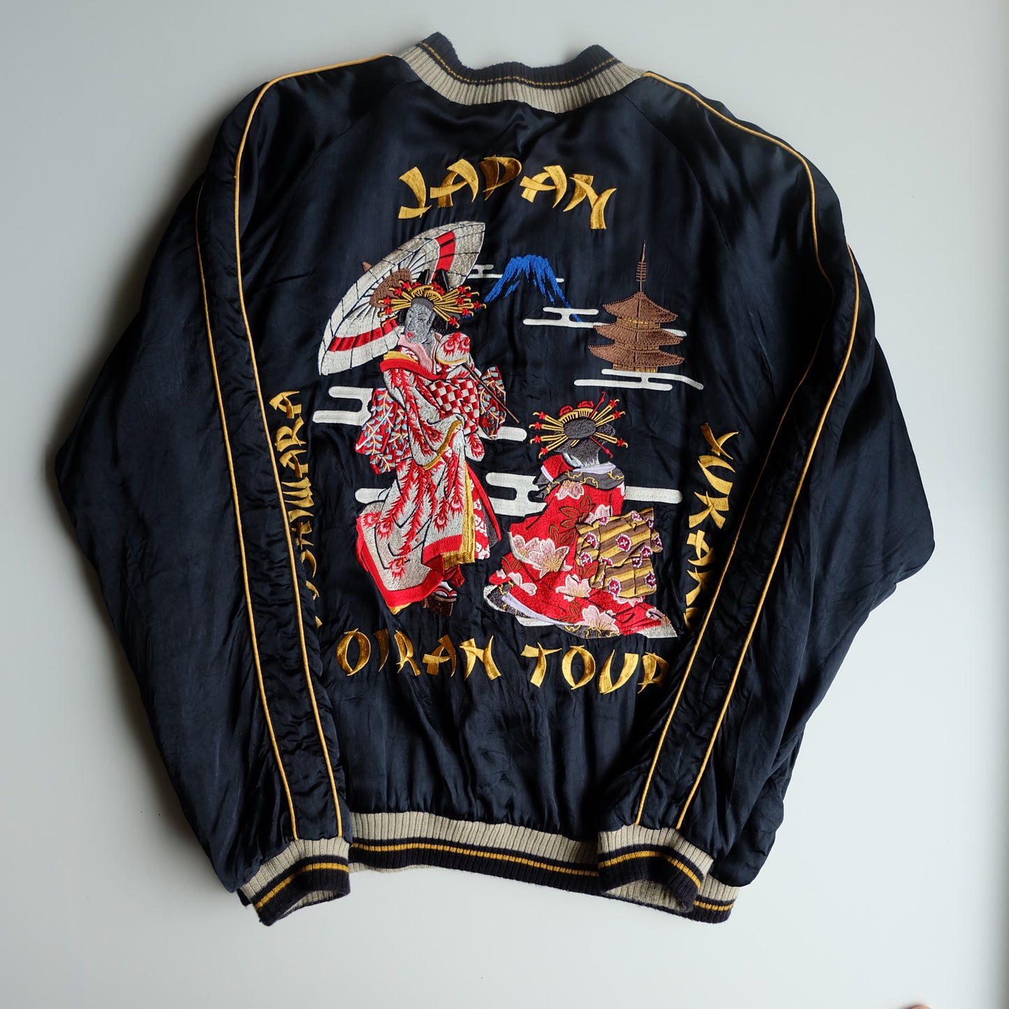 Vintage Y2K Cropped Heads Oiran Tour Sukajan Jacket Size L Reversible Geisha Maiko Mount Fuji Japanese Embroidered Bomber