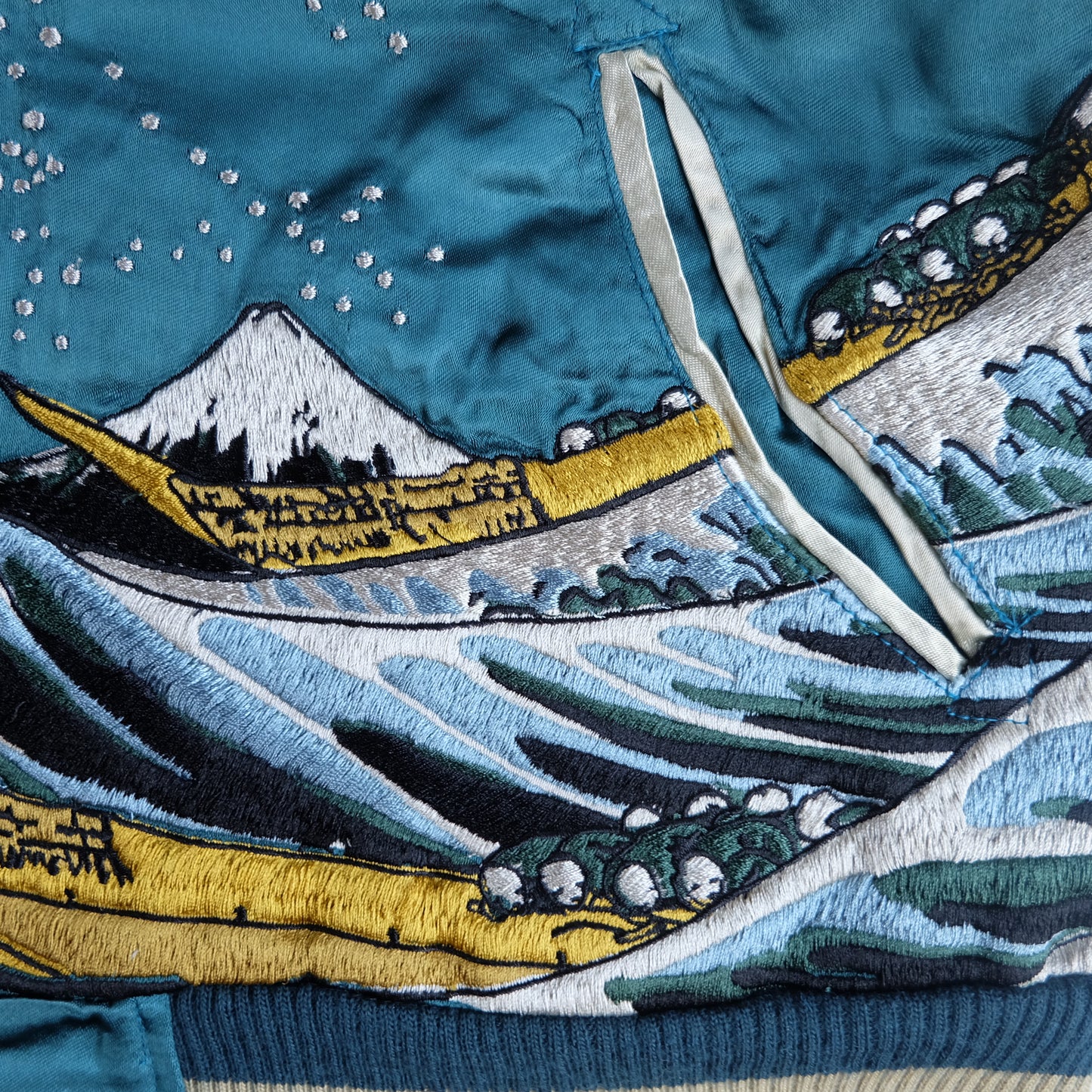 Vintage Japanese Sukajan Jacket Hokusai Great Wave Sakura Mount Fuji Reversible Embroidered Souvenir Bomber