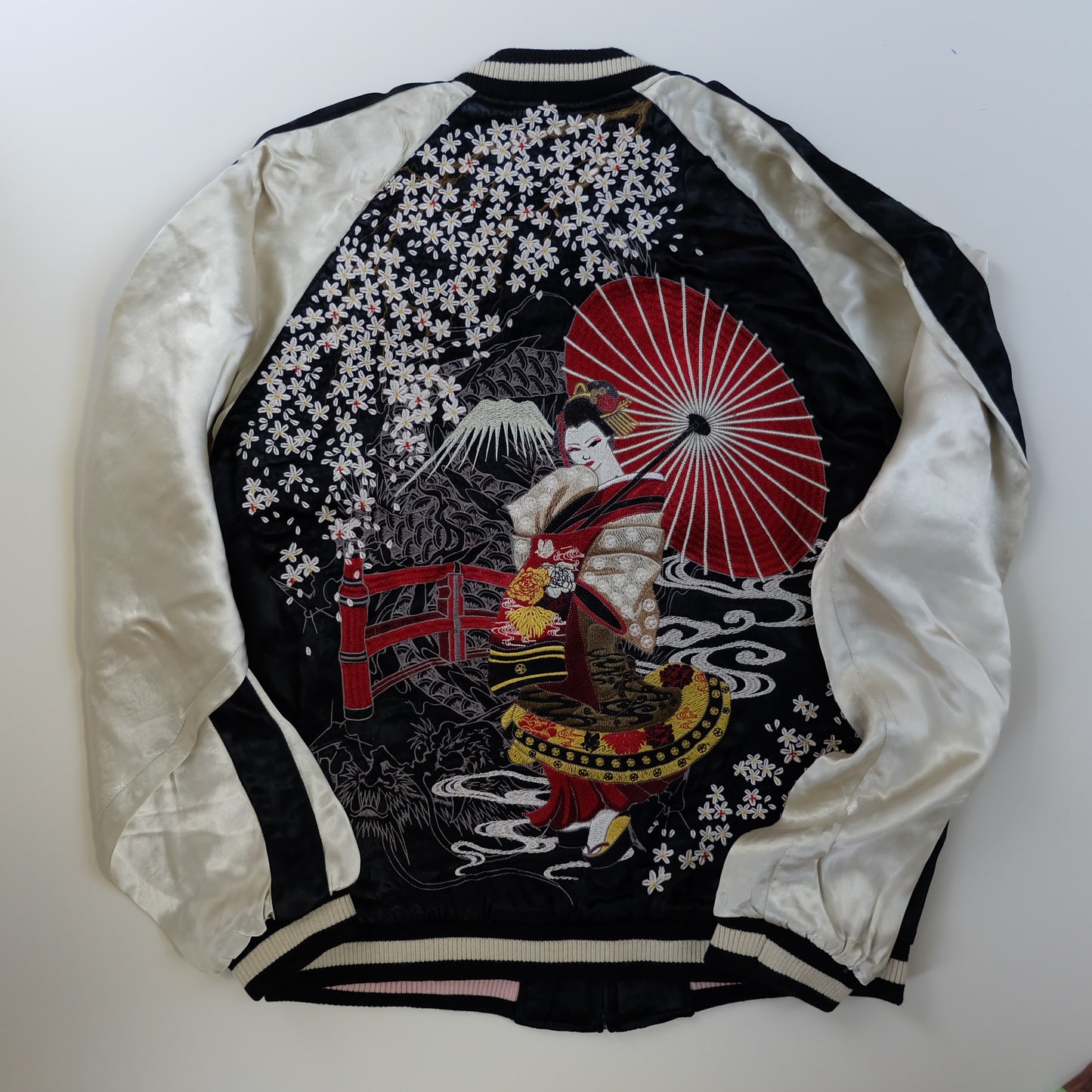 Vintage Japanese Street Wear Fashion Geisha Maiko Oiran Sakura Wagara Kimono Sukajan Bomber Yakuza Gangsta Y2K Souvenir Jacket Wearable Art