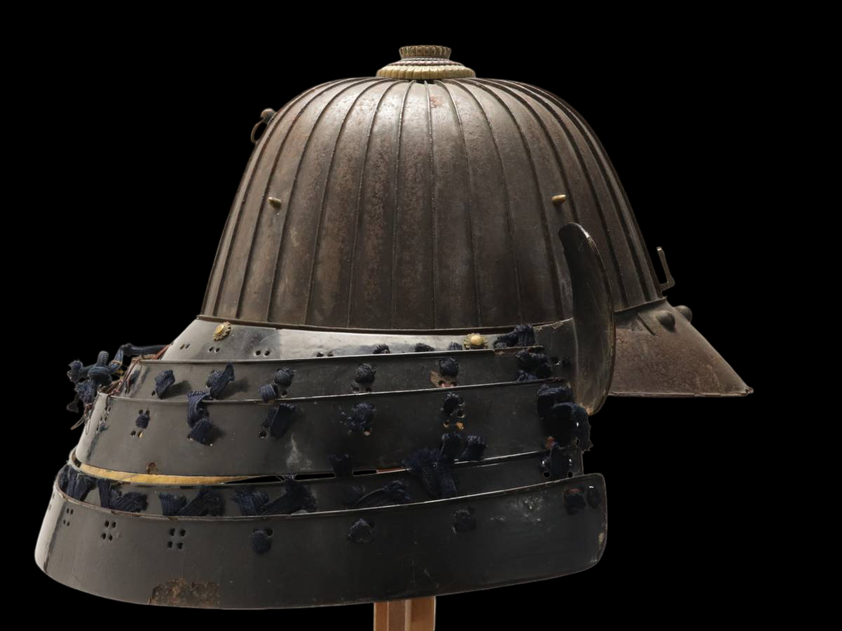 Edo-Period Akoda Suji Kabuto Samurai Helmet — 32-Ken Ribbed Iron Bowl with 4-Plate Shikoro + Maedate