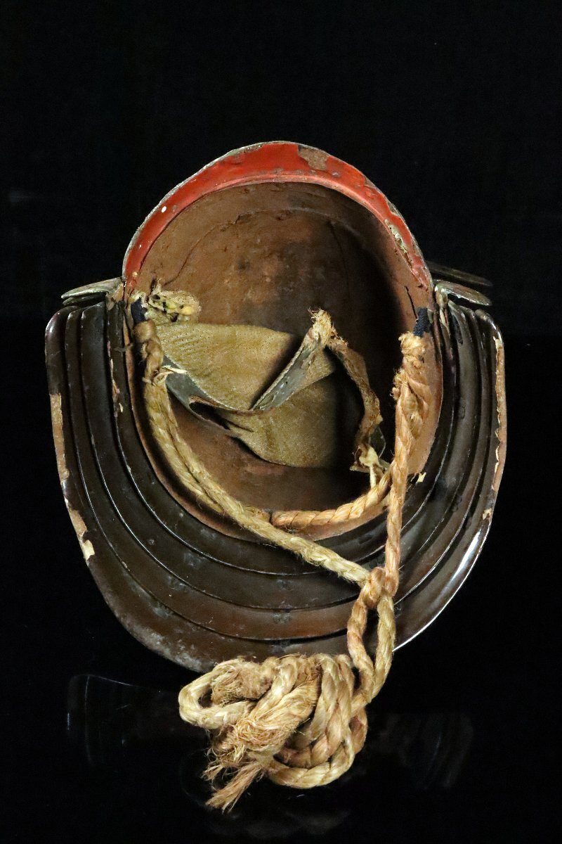 Edo Period “Hongo” Iron Kabuto with Black Lacquer Bowl | Rare Carved Wooden Wakidate & Circular Crest Maedate | Samurai Helmet Art Object