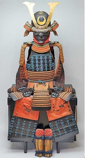 Edo-Period Nimai-Do Gusoku Armor Set | 28-Plate Hoshi Kabuto + Full Crescent Maedate | Black Lacquer + Dragon Fittings | Karabitsu Included