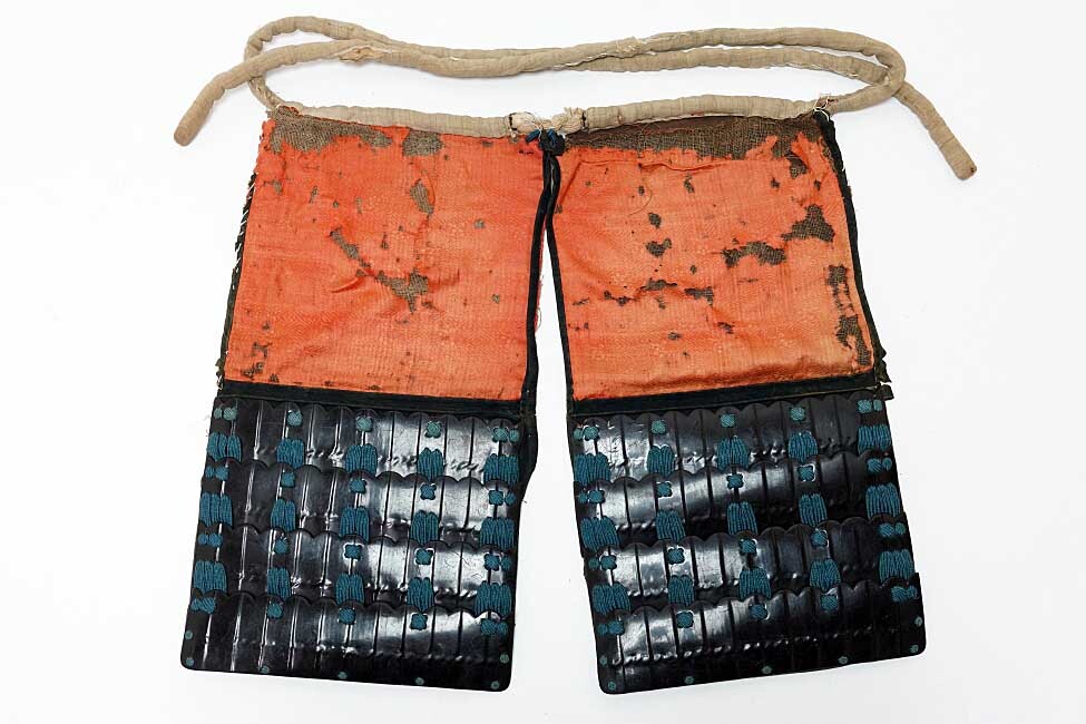 Edo-Period Nimai-Do Gusoku Armor Set | 28-Plate Hoshi Kabuto + Full Crescent Maedate | Black Lacquer + Dragon Fittings | Karabitsu Included