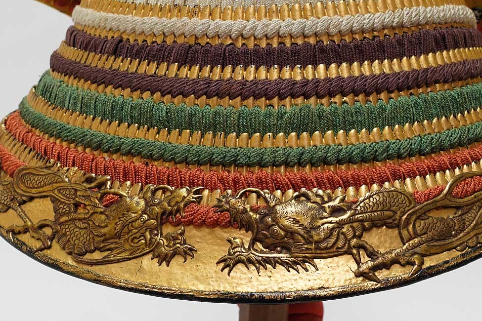 Edo-Period Nimai-Do Gusoku Armor Set | 28-Plate Hoshi Kabuto + Full Crescent Maedate | Black Lacquer + Dragon Fittings | Karabitsu Included