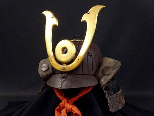 Edo-Period Suji Kabuto (32-Ken) — Kawari Kabuto Samurai Helmet with Hinomaru Maedate + Stand