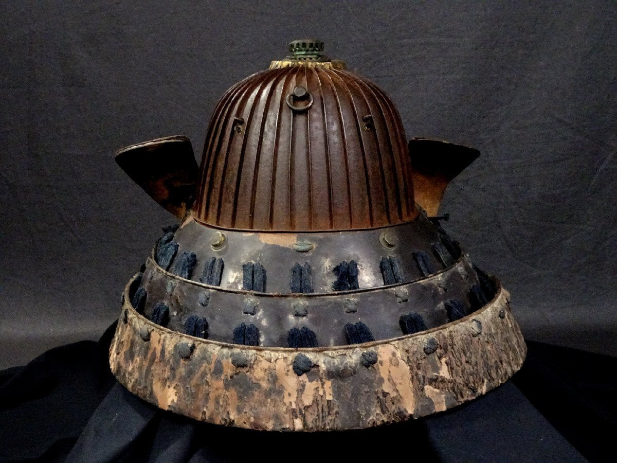Edo-Period Suji Kabuto (32-Ken) — Kawari Kabuto Samurai Helmet with Hinomaru Maedate + Stand
