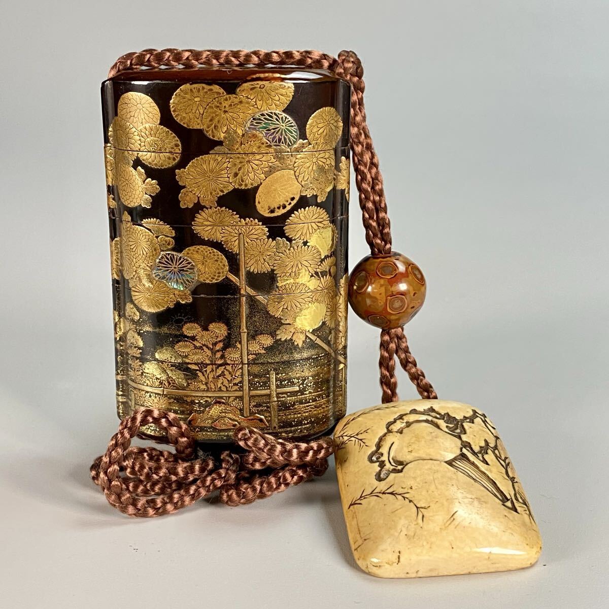 Edo Period Chrysanthemum Gold Maki-e Inro with Netsuke | Japanese Lacquer Art
