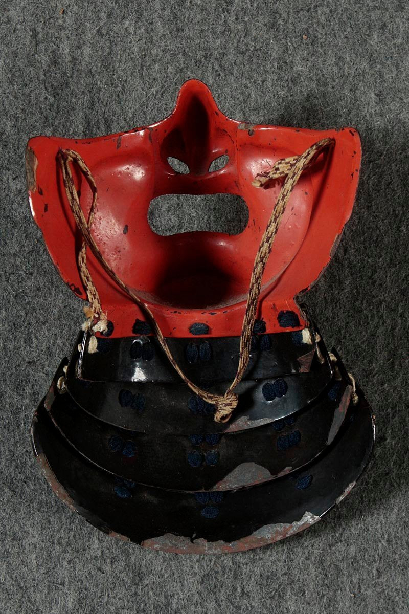 Edo Period 32-Plate Suji-Bachi Kabuto & Full Gusoku Armor | “Cross-in-Circle” Crest Maedate | Indigo Laced Yoroi | Includes Armor Chest