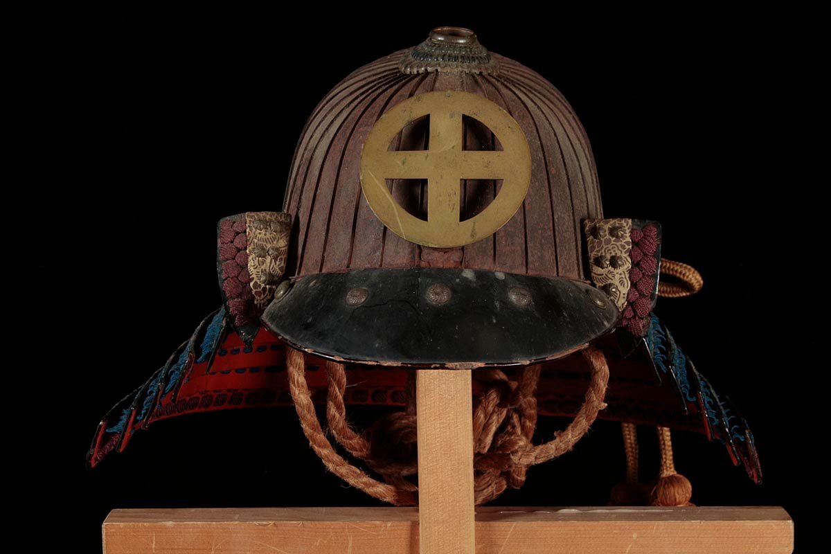 Edo Period 32-Plate Suji-Bachi Kabuto & Full Gusoku Armor | “Cross-in-Circle” Crest Maedate | Indigo Laced Yoroi | Includes Armor Chest
