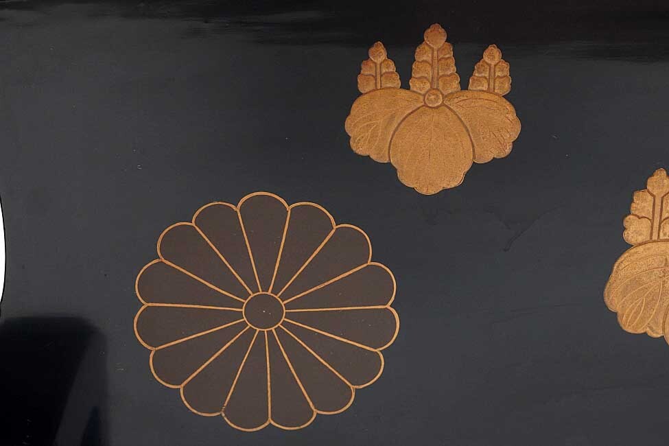 Edo Period Black Lacquer Katana-Kake (Double Sword Stand) with Gilt Paulownia Crests — Maki-e Samurai Display