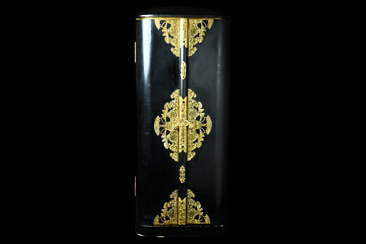 Edo Period Gyokugan Amida Nyorai Zushi 69cm — Temple-Housed Wooden Buddhist Sculpture with Crystal Eyes