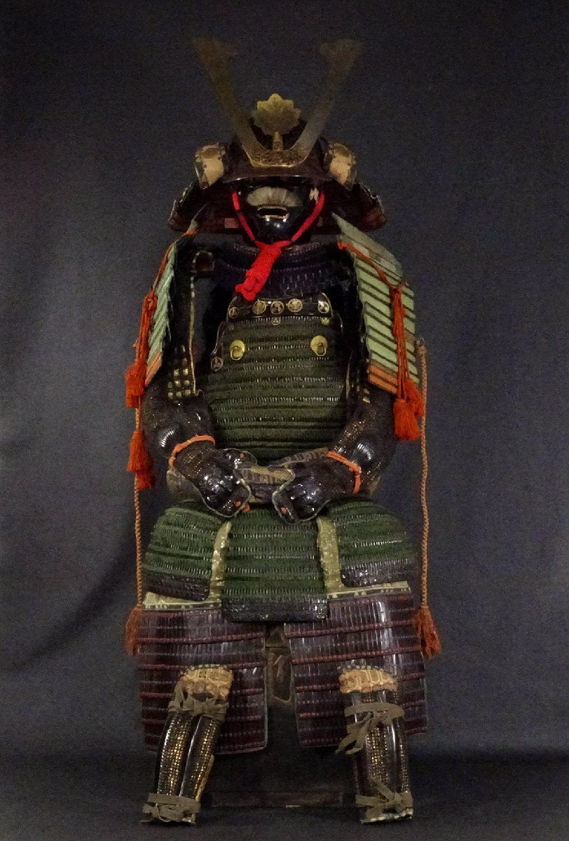 Edo Period Museum-Grade Gusoku Yoroi Armor — “Kajio Masanobu” Manner, Thirty-Two Plate Suji Kabuto, Signed-Style Iron Armor with Silk-Laced Kozane, Complete Display Ensemble