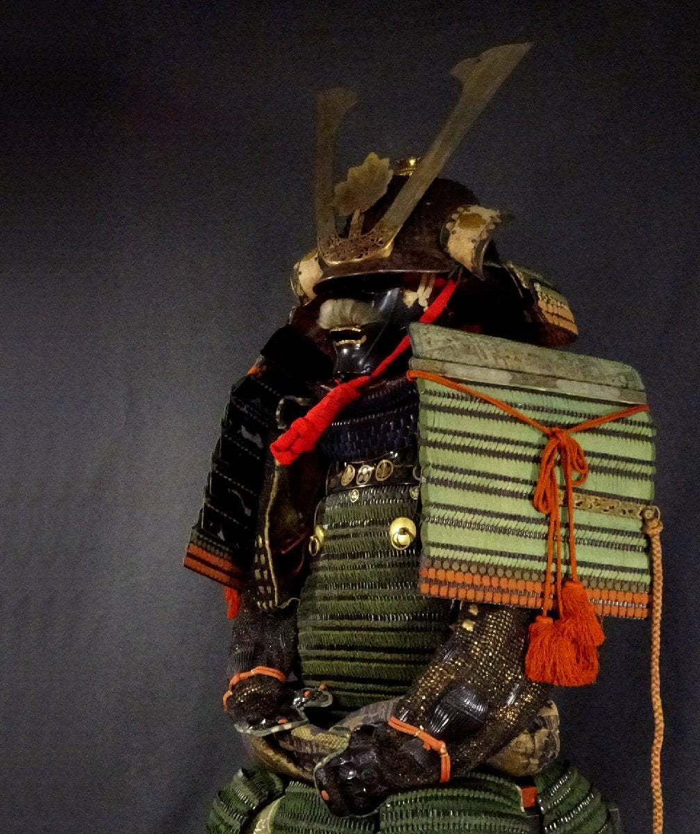 Edo Period Museum-Grade Gusoku Yoroi Armor — “Kajio Masanobu” Manner, Thirty-Two Plate Suji Kabuto, Signed-Style Iron Armor with Silk-Laced Kozane, Complete Display Ensemble