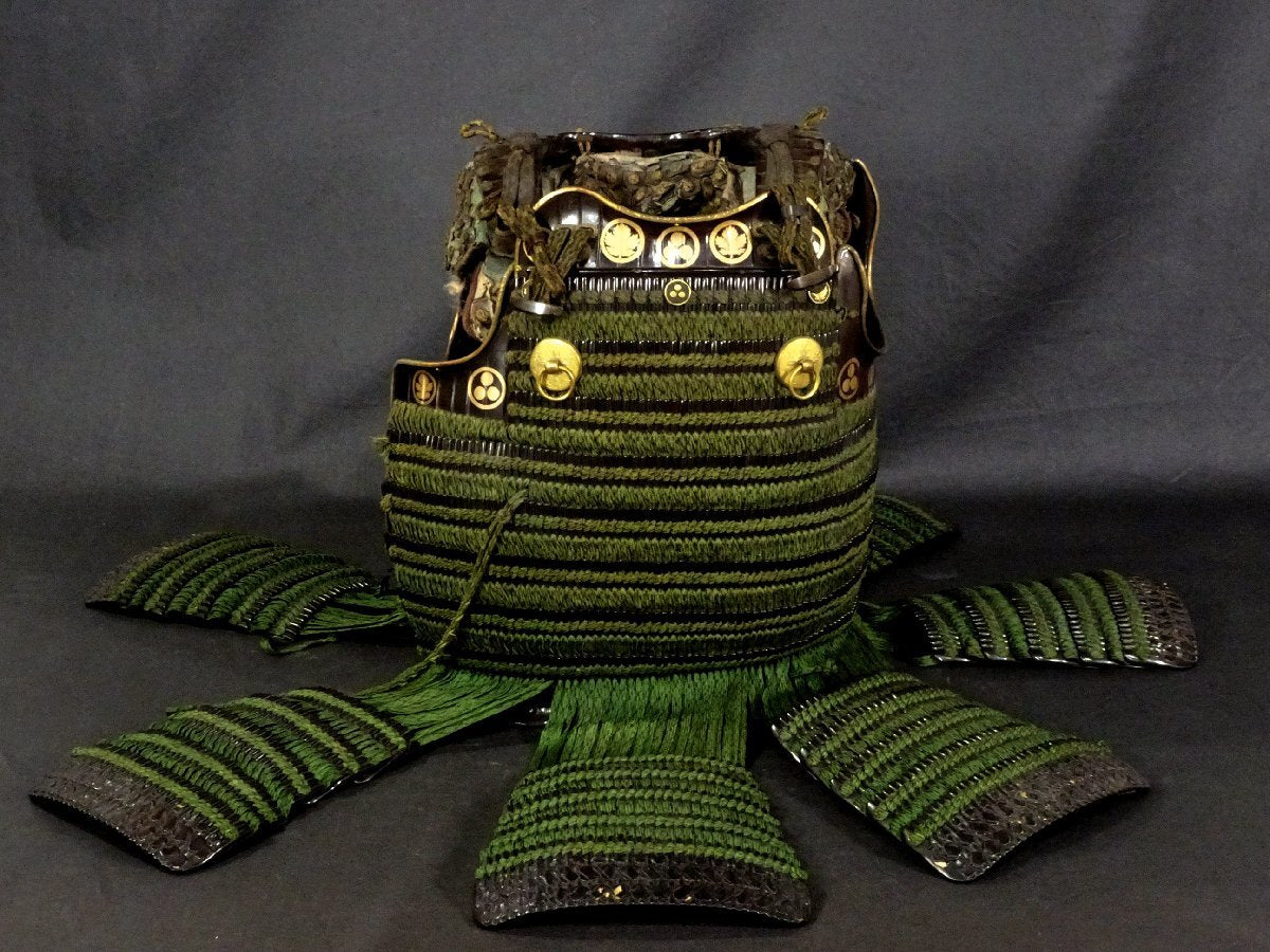 Edo Period Museum-Grade Gusoku Yoroi Armor — “Kajio Masanobu” Manner, Thirty-Two Plate Suji Kabuto, Signed-Style Iron Armor with Silk-Laced Kozane, Complete Display Ensemble