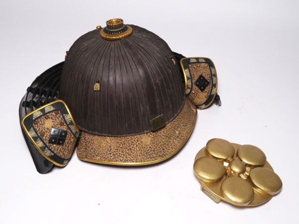 Authentic Edo Period Japanese Samurai Kabuto Helmet with Monumental Gilt Maedate Crest Iron Plate Armor Display