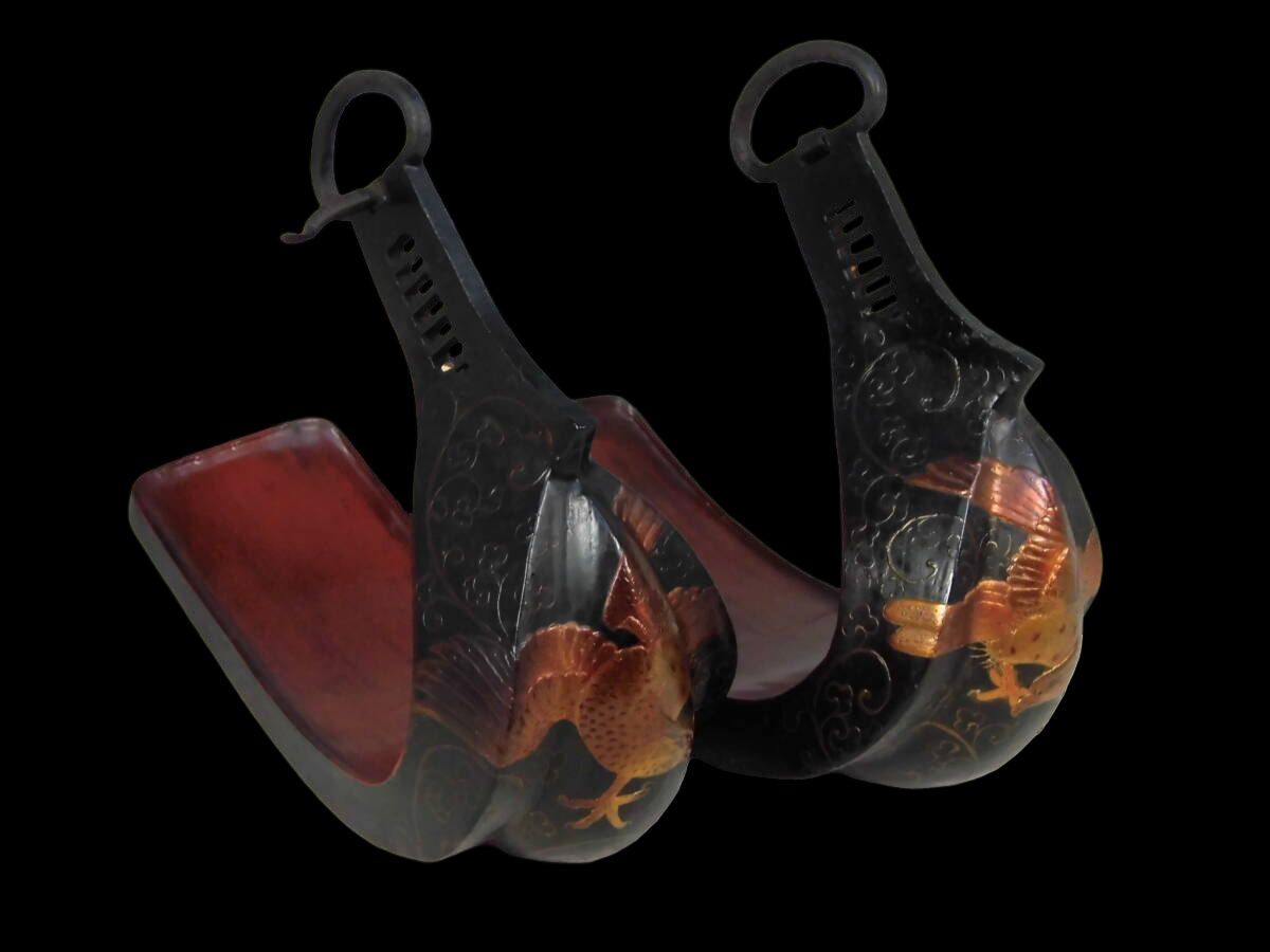 Edo‑Period Lacquered Abumi Stirrup Pair with Hawk Motif — Samurai Horse Gear, Gold Inlay Accents