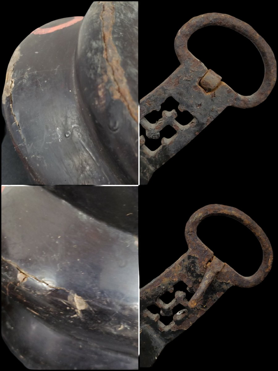 Edo‑Period Lacquered Abumi Stirrup Pair with Hawk Motif — Samurai Horse Gear, Gold Inlay Accents