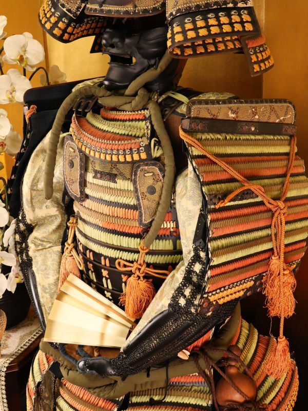 Full-Scale Samurai Armor Display (Kabuto & Gusoku Set) — Modern Japanese Armor, Menpo Mask, Helmet Stand Included