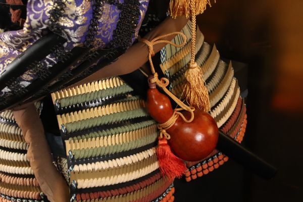 Full-Scale Samurai Armor Display (Kabuto & Gusoku Set) — Black-Lacquer Plates, Orange Silk Lacing, Helmet Stand Included (Modern Japanese Display Armor)
